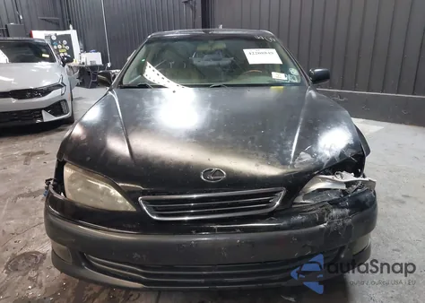 2001 Lexus Es 300 from USA, damaged, VIN JT8BF28G415112517